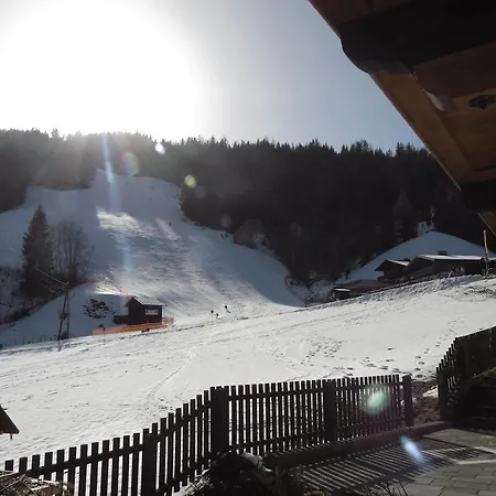 豪斯哈特尔酒店 公寓 *