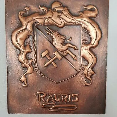 Hartl, Haus アパート ラウリス