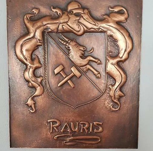 Hartl, Haus 아파트 라우리스