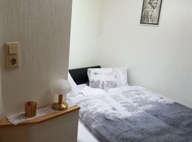 Hartl, Haus * 라우리스